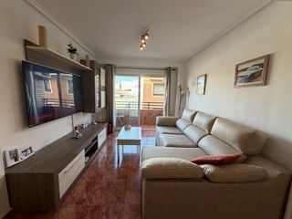Piso  Avenida avenida primero de mayo. Piso reformado con garaje, balcón y grandes posibilidades en exc