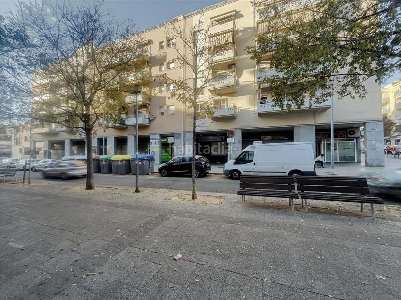 Foto 6888add2-1c73-4b3c-b005-29743cb4fdfe. Lloguer local comercial a rambla de francesc macià 65 a Terrassa
