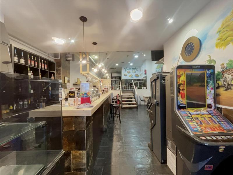 Foto ed380424-c4d9-480b-8bf9-b1c37fedc7f9. Lloguer local comercial a rambla de francesc macià 65 a Terrassa