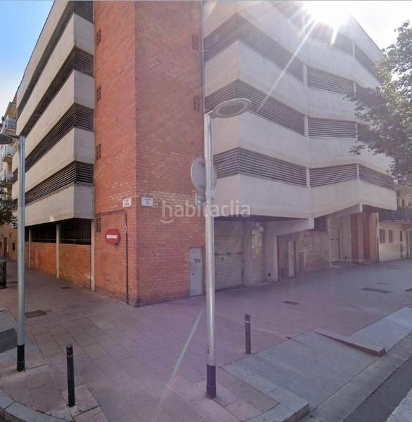 Foto d37abda7-1c64-47c9-966f-e2079d2454cd. Aparcament cotxe a Bon Pastor Barcelona