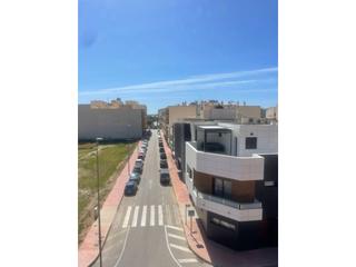 Apartament a N/a. Solteros ,casados, personas mayores, inversores tenemos el piso