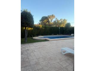 Xalet a Calle avellaner 5. Exclusivo chalet reformado en muchamiel con piscina y jardín pri