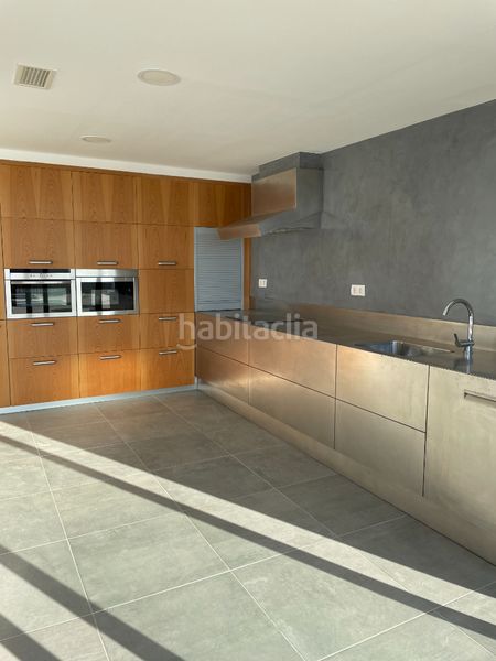 Foto 5140b1dc-2e56-4723-87de-ad1abe42542c. Location chalet avec chauffage parking piscine dans Vendrell (El)