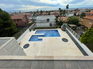 Rent Chalet in Bonavista. Exclusiva vivienda unifamiliar en alquiler en calafell