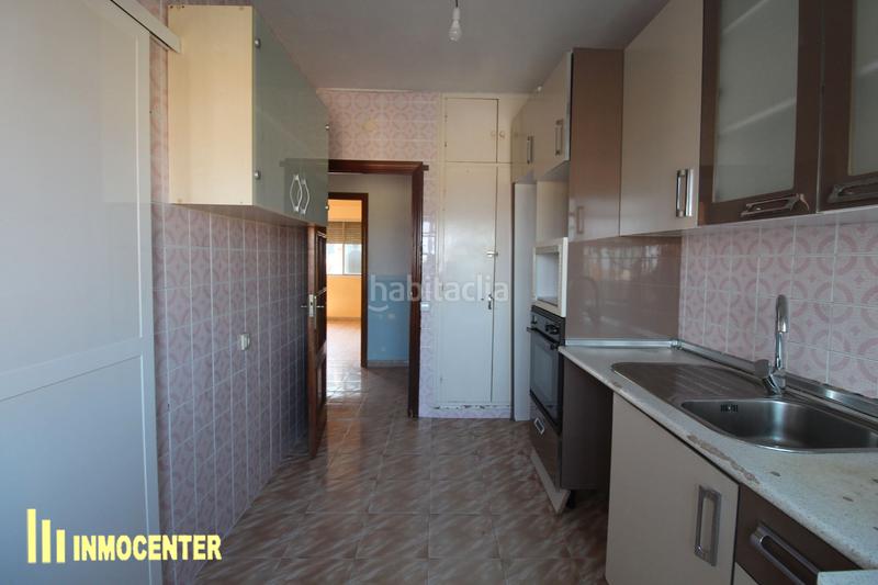 Foto 0209fda3-af8c-4ab1-b8f1-c2df30cc657a. Piso en parque san juan 19 inmocenter ofrece venta de en Fuensalida