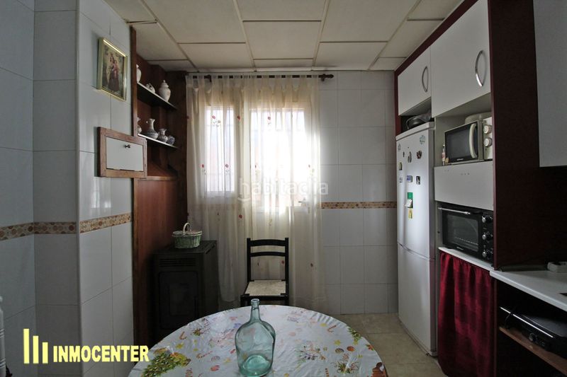 Foto 099e4497-d15d-4191-9465-fca4914b02c3. Casa aparellada amb calefacció aparcament a Fuensalida