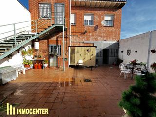 Casa aparellada a Fuensalida. Oportunidad única con doble funcionalidad