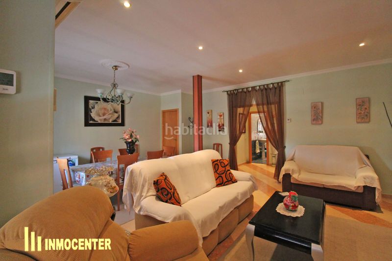 Foto 9901575c-02d8-4b92-9317-8b31bf1da787. Casa aparellada amb calefacció aparcament a Fuensalida
