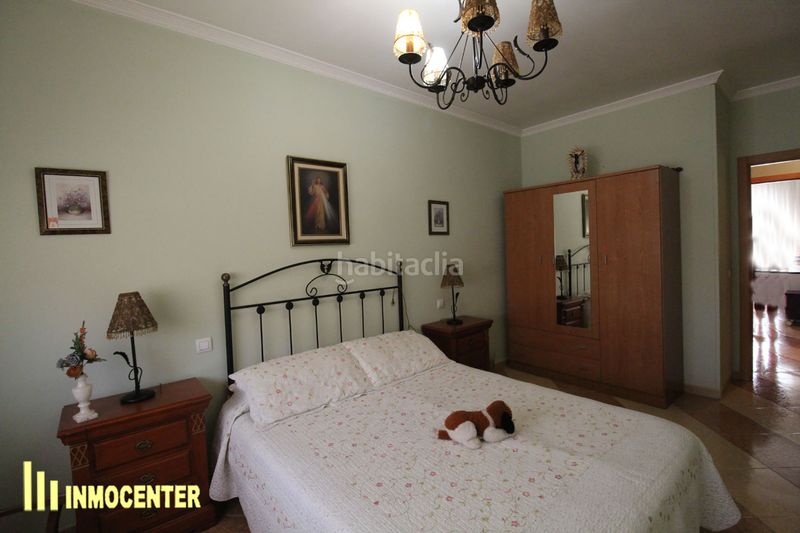 Foto a5d2d21d-5064-4e54-8494-db1e1607762a. Casa aparellada amb calefacció aparcament a Fuensalida