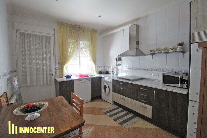 Foto c5d84a1f-98f6-41b6-ac27-0caf48eb1807. Casa aparellada amb calefacció aparcament a Fuensalida