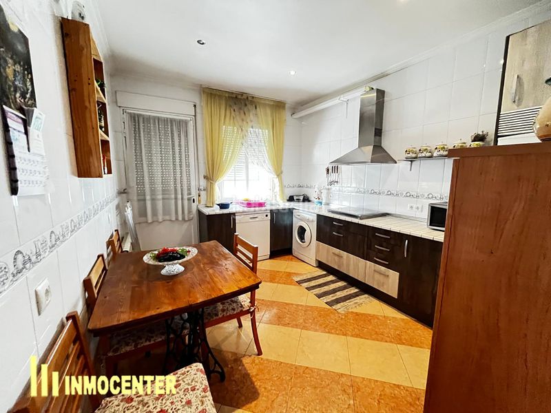 Foto e20e95c0-0c92-4b8e-bbbb-b7137db59486. Casa aparellada amb calefacció aparcament a Fuensalida