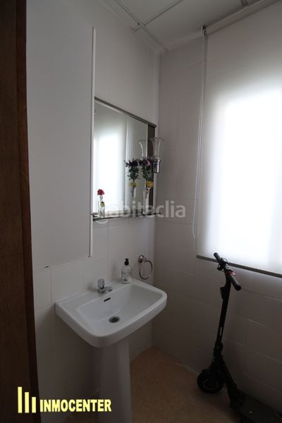 Foto fe50b869-2658-45c0-992b-b7a542e9da3d. Casa aparellada amb calefacció aparcament a Fuensalida