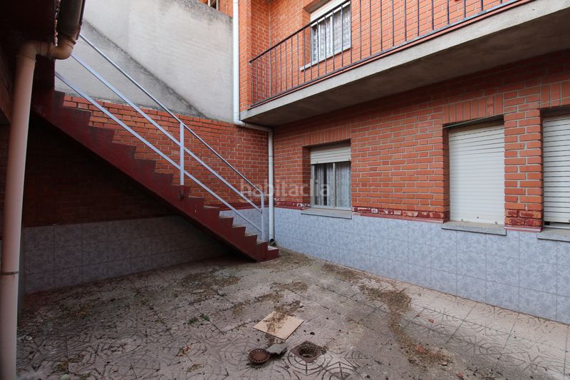 Foto 8e06cacf-3b57-4944-9300-d718be328e27. Casa amb calefacció aparcament a Fuensalida