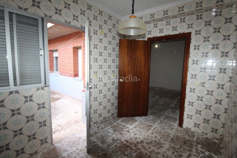 Foto fa8c4e5a-2a92-478b-98b9-73c8d121a16c. Casa amb calefacció aparcament a Fuensalida