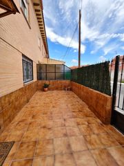 Chalet  Calle natación. Oportunidad en fuensalida