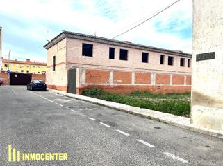 Terreny residencial  Calle juan de la encina. Inmocenter ofrece venta de solar urbano en la localidad de fuens