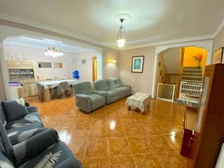 Semi detached house in Mazarrón Casco Urbano. Gran adosado con garaje en el centro de mazarrón