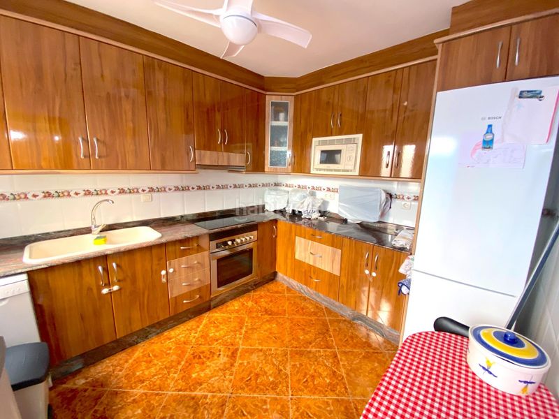 Foto a64c3ea8-fd5b-42c3-a797-3a9f2ca2f7e8. Casa adossada amb aparcament a Mazarrón casco urbano Mazarrón