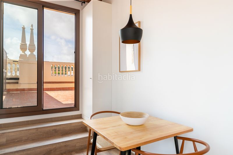 Foto 0b91b554-a0e2-499d-871d-11b49114465a. Piso ático en av paral·lel con dos terrazas en Sant Antoni Barcelona
