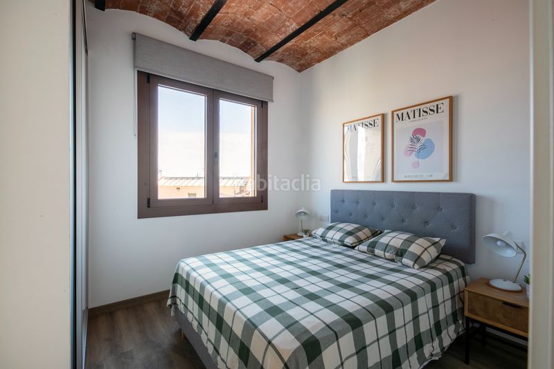 Foto 0b9367d4-b01c-4a00-a709-f664f90bea21. Pis a Sant Antoni Barcelona
