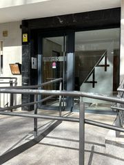 Pis  Calle de víctor de la serna. Piso en venta en hispanoamérica
