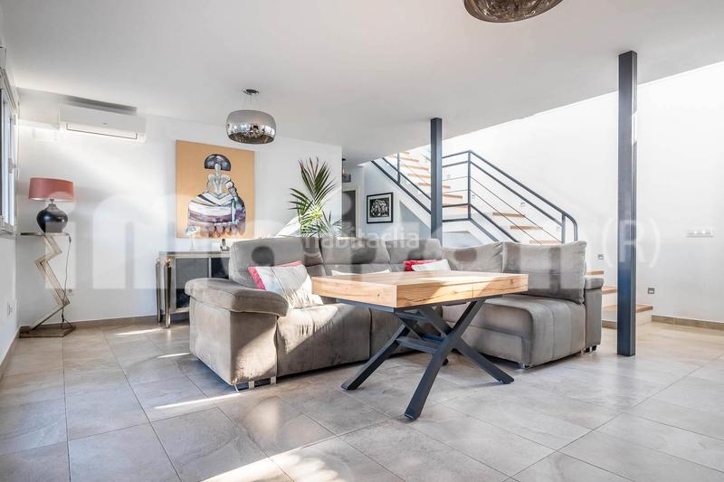 Foto a9a1542f-a59a-496c-84c1-4f662ed12706. Chalet en Oromana Alcalá de Guadaira