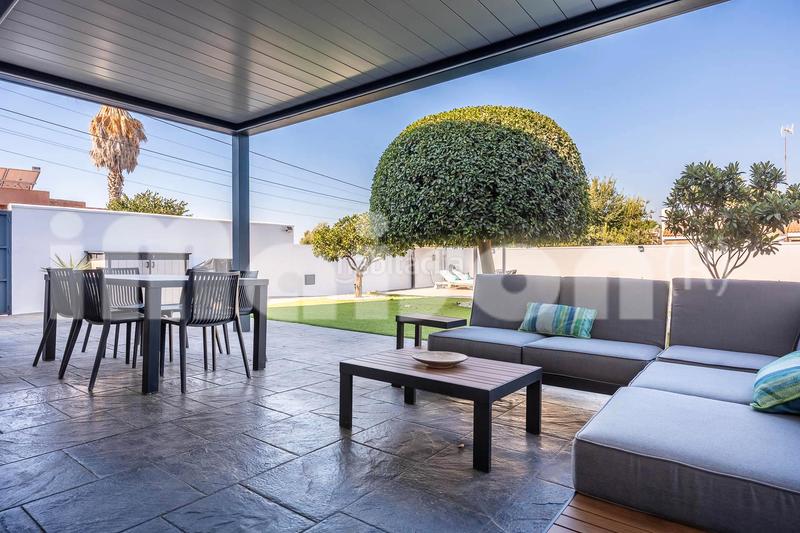 Foto 0cbe63f5-d36b-4351-b099-c34ce54c4077. Chalet mit kamin heizung parking pool in Oromana Alcalá de Guadaira