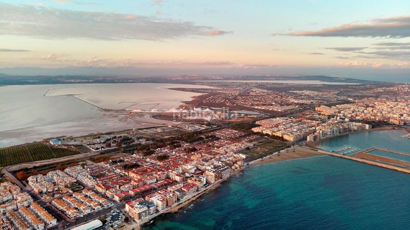 Foto 8fb6b203-feb2-4947-b564-8993c7471a24. Apartamento  con gran terraza y vistas al mar en la mata en Torrevieja
