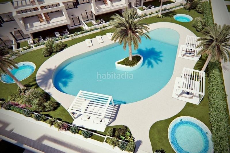 Foto 7dcdacc0-6382-4f1f-a8a7-30e6127a252d. Casa estupendo bungalow planta baja en res. privado en Torrevieja
