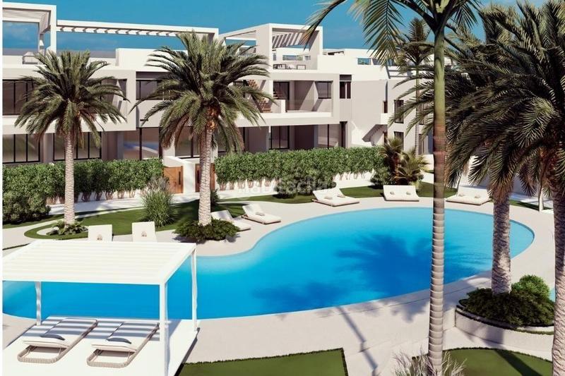 Foto e6b1f165-3f68-4c51-8c75-18c21120308d. Casa estupendo bungalow planta baja en res. privado en Torrevieja
