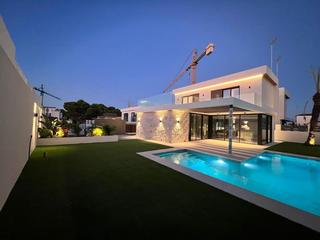 Chalet  Avenida de galgos. Amplia villa en inmejorable zona