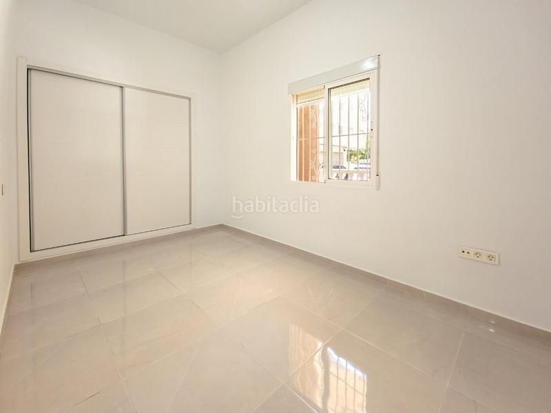 Foto 5d3fe092-7c6c-46fb-8e62-d014996dc449. Planta baja apartamento completamente reformado con licencia turística en Torrevieja