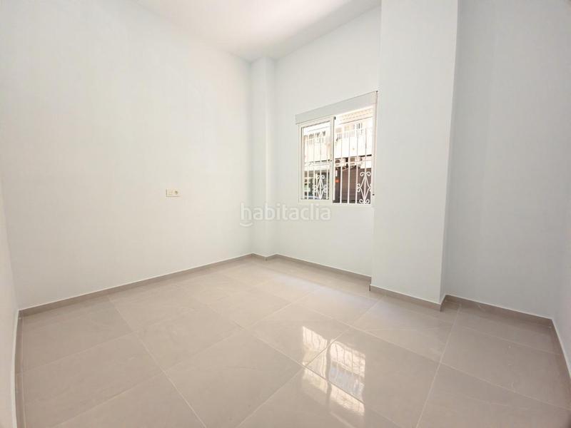 Foto c4b4770c-1bbe-408a-840f-5e8227bac44f. Planta baja apartamento completamente reformado con licencia turística en Torrevieja