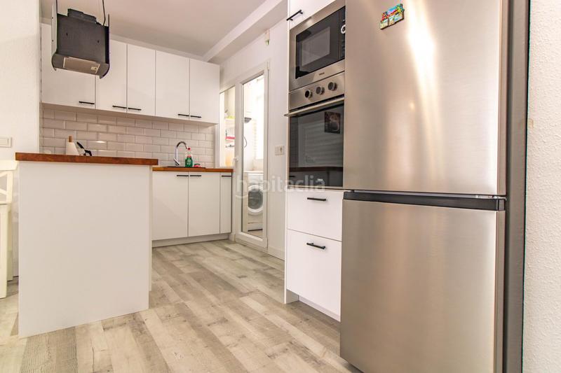 Foto d5eac80c-0c32-42fc-acbd-6b3161c6f3b2. Apartamento impresionante apartamento en primera linea con licencia turística en Torrevieja