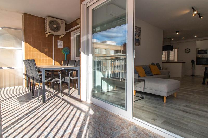Foto eefd5a87-8549-4afc-addd-6ec06db63c1c. Apartamento impresionante apartamento en primera linea con licencia turística en Torrevieja