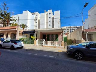 Xalet  Calle capitán garcía gea. Chalet para reformar de 5 habitaciones en playa del cura