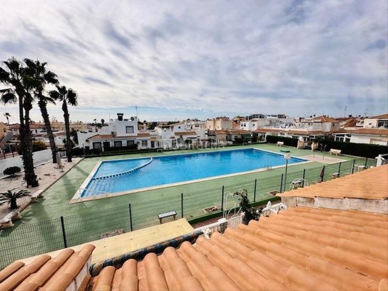 Foto a1479a45-de3c-4184-9084-7ac887644804. Casa adosado con solárium privado en La Florida Orihuela