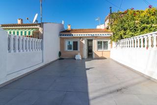 Casa aparellada  Avenida de los nenfares. Adosado recin reformado