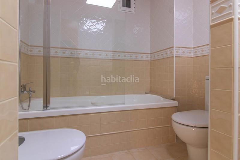 Foto 0c333454-a47c-49d2-bdbb-140e3a4f713c. Apartamento amplio apartamento seminuevo en primera línea en Torrevieja