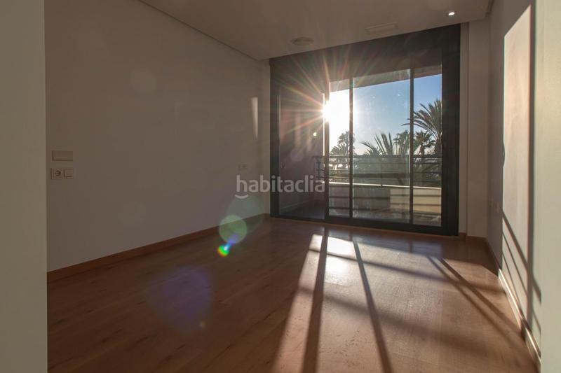 Foto 15e32b19-bec6-41bc-bbd7-19d4566c21d5. Apartamento amplio apartamento seminuevo en primera línea en Torrevieja