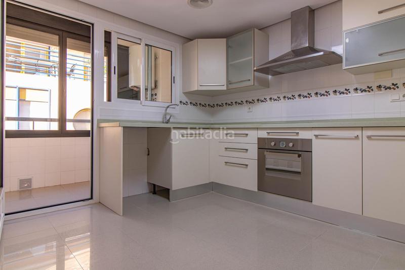 Foto a605b3f2-281b-4f76-8215-2b6e9f8f94f4. Apartamento amplio apartamento seminuevo en primera línea en Torrevieja