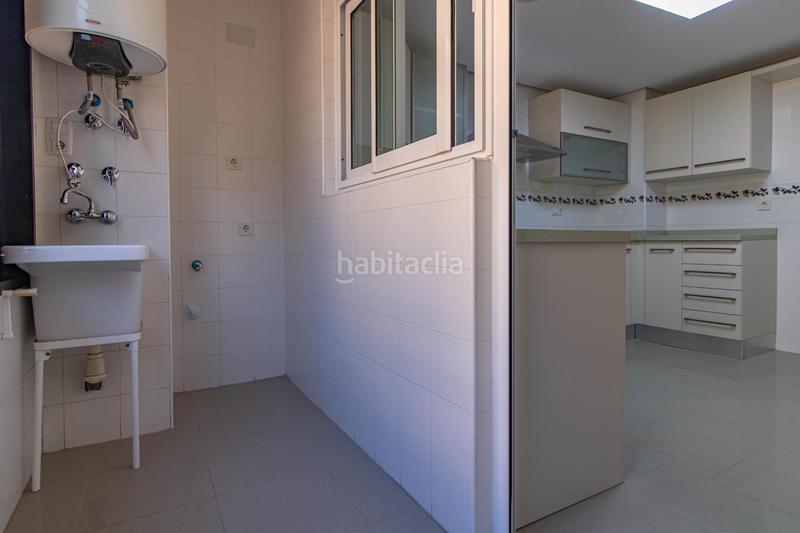 Foto c896992c-1b10-4fb9-b566-0128d78f2471. Apartamento amplio apartamento seminuevo en primera línea en Torrevieja