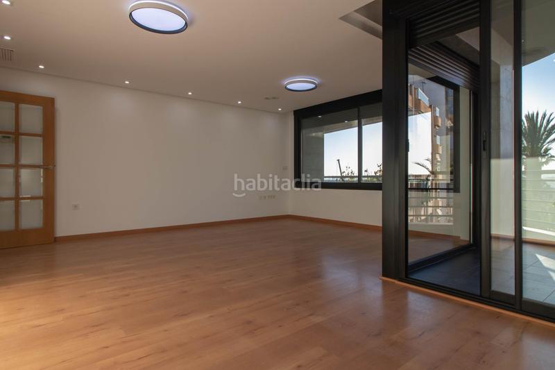 Foto e99a7482-8bd4-4acb-8f67-06f01bc70471. Apartamento amplio apartamento seminuevo en primera línea en Torrevieja