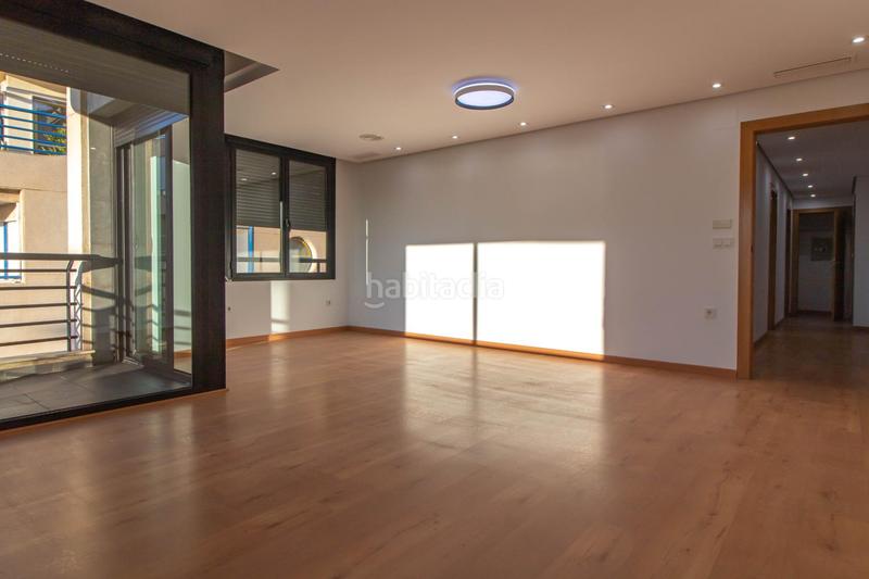 Foto fab16b45-9cae-4192-95f6-683d65ef433b. Apartamento amplio apartamento seminuevo en primera línea en Torrevieja
