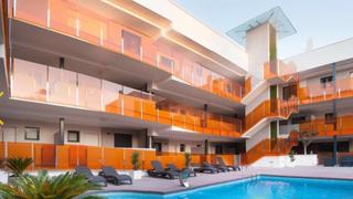 Rez-de-chaussée  Calle manuel galian. Bajo en residencial con piscina