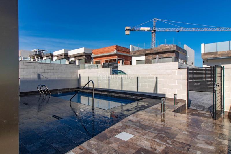 Foto a7c72ff7-637a-4360-9152-68a07f44b475. Chalet amplio chalet con piscina privada en Los Almendros Orihuela