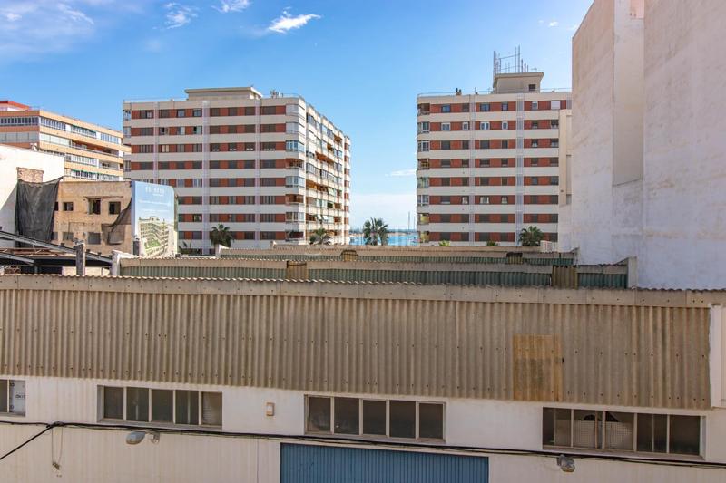 Foto e07f3d50-6254-42a3-99b2-d49b9a355095. Flat with heating in El Acequión Torrevieja