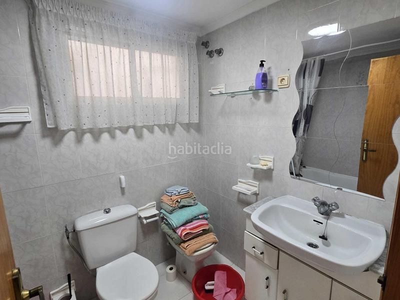 Foto 11f66dd2-0d71-44a4-8fb2-2c6560c05c90. Apartamento  amplio y céntrico en Las Piscinas Naturales Torrevieja