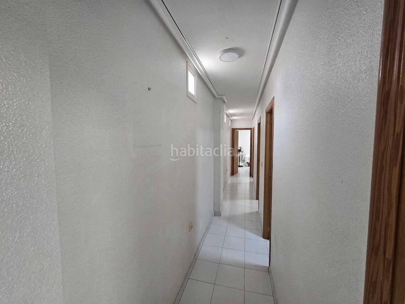Foto 224e304a-0fd0-43d8-adf3-7e6807102ac7. Apartamento  amplio y céntrico en Las Piscinas Naturales Torrevieja