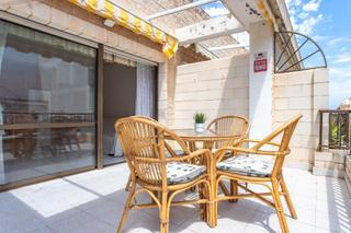 tic  Calle ramon y cajal. tico con gran terraza a 50 metros de la playa del cura